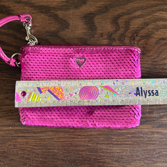 Coach Poppy Hot Pink Magenta Heart Sequin Zipper Wristlet - Picture 7 of 8